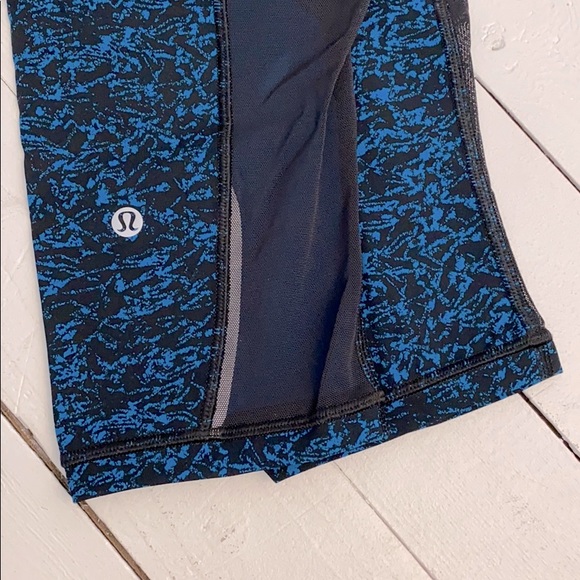 Lululemon Outrun 17" Crop in Iced Wave Capri Black - Picture 11 of 16